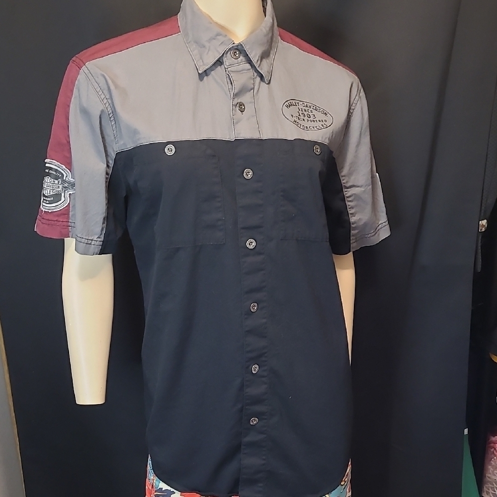 Harley-Davidson Black, Gray, and Red Casual Button Down Shirt